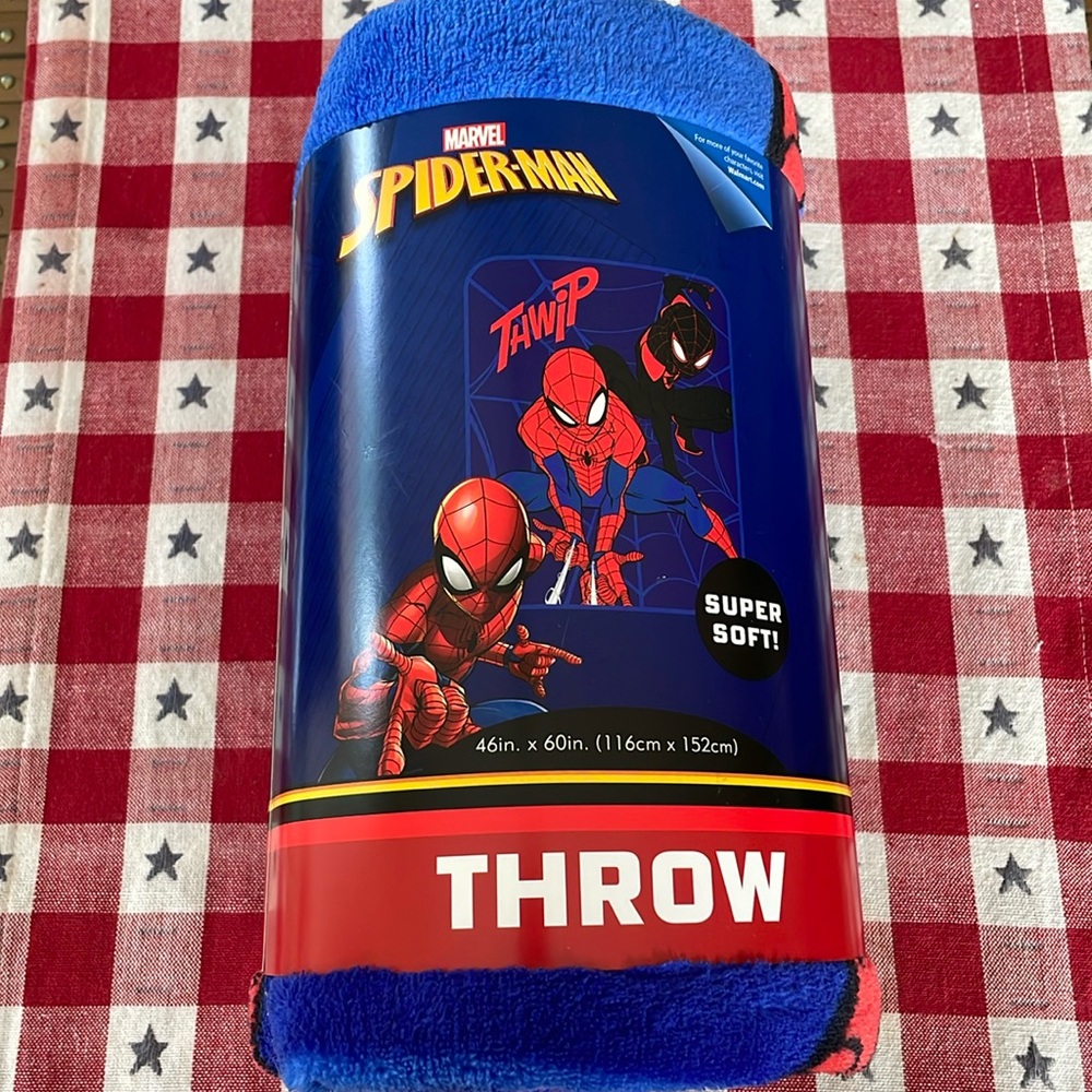Marvel Spider-Man throw. Brand new. Non smoking home. Never unwrapped.